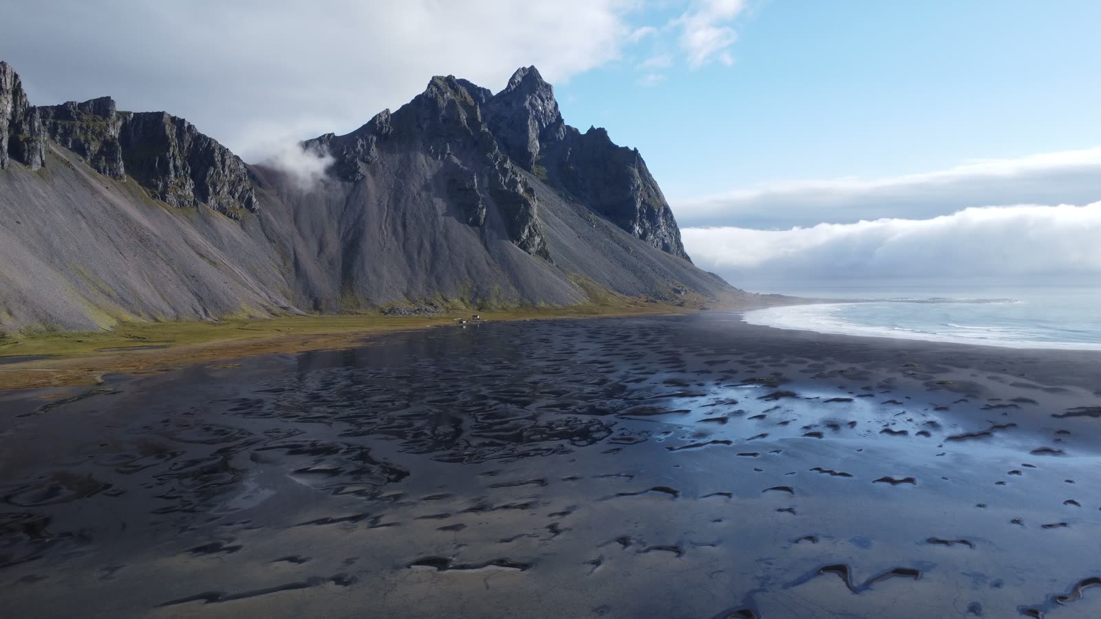 Rent a car in Iceland or take tours? An honest comparison